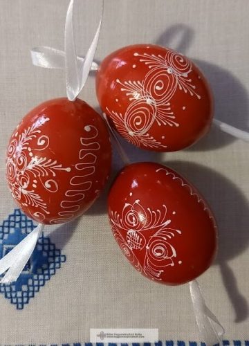 Húsvéti festett tojás, piros