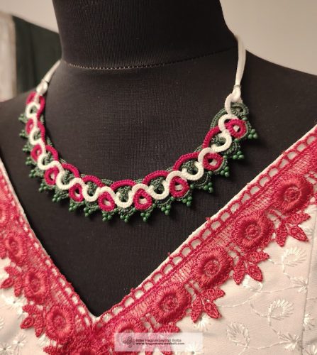 Hajócsipke nyakék-nemzeti színek