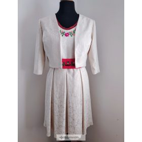 Hímzett kosztüm Emőke