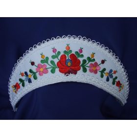 Menyasszonyi párta hímzett