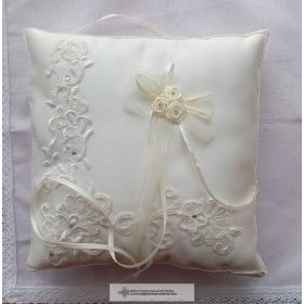 Csipkés gyűrűpárna-ekrü