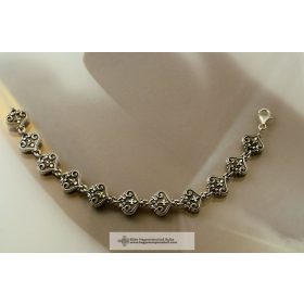 KERESZTES SZÍVLEVÉL KARKÖTŐ