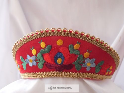 Kislány párta-hímzett párta