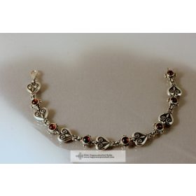 KÖVES ISTENFALEVELES KARKÖTŐ