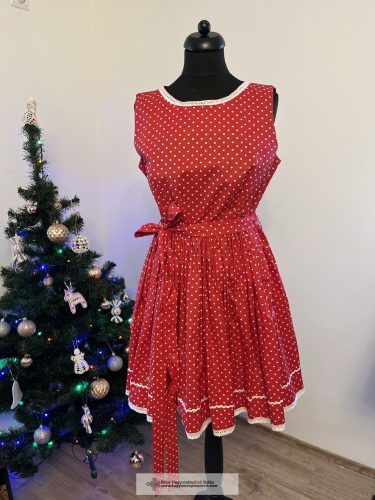 Pöttyös menyecske ruha