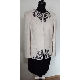 Hungarian women's costume-Erika