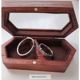 Karikagyűrű tartó doboz