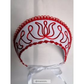 Menyecske párta, piros díszítéssel