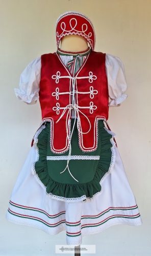 Magyar ruha-kislány