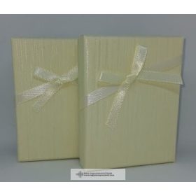 Díszdoboz-vajszínű