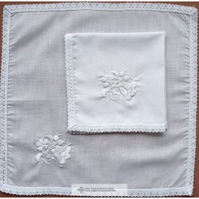 Hímzett keszkenő-hófehér