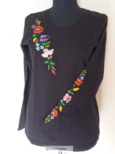 Embroidered t-shirt, Hungarian, black